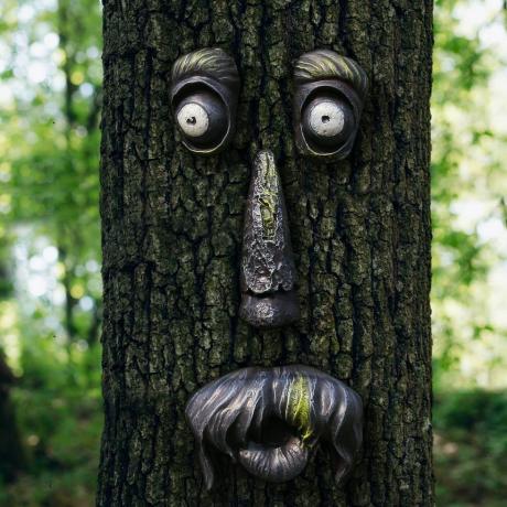 वृक्ष मुख हेलोवीन सजावट