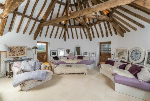 Vale Farm - Tetbury - Cotswolds - Living Room - नाइट फ्रैंक