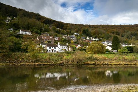 टेनटेन, वेल्स के पास Wye घाटी AONB में Wye नदी पर Llandogo के नदी के किनारे का गाँव