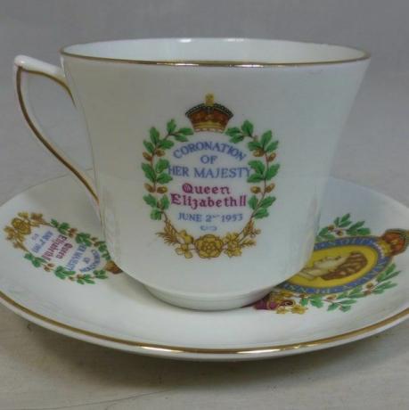 विंटेज महारानी एलिजाबेथ द्वितीय राज्याभिषेक कप